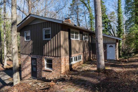 121 W Victoria Rd