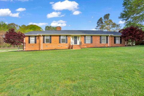 261 Lake Forest Drive
