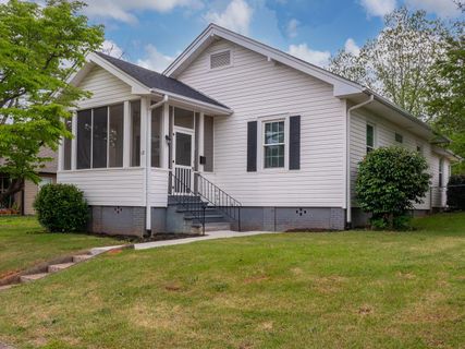 18 Meadow Street