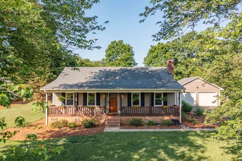 31 Chestnut Ridge Dr