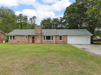 224 Midway Dr