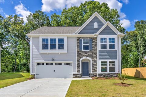 135 Bruinen Drive
