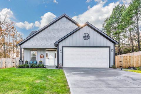 100 Meadowinds Drive sold home in Meadowind Farms, Spartanburg, SC