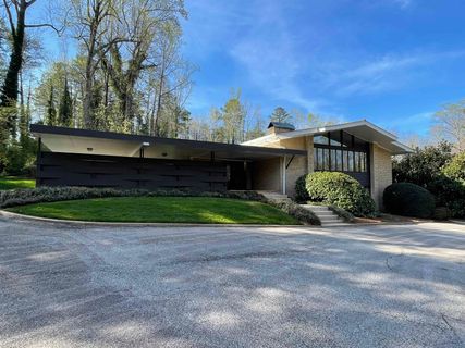 1034 Woodburn Road