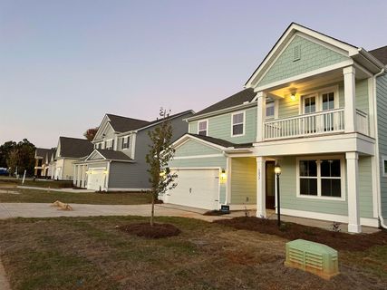 1077 Cortland Valley
