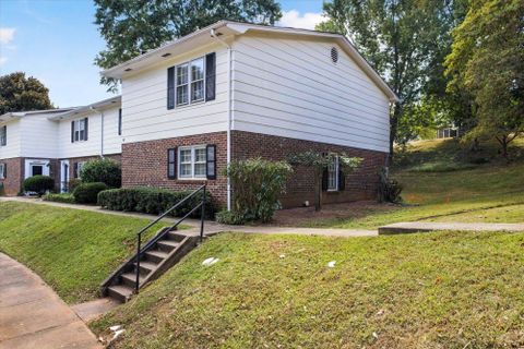 18 Summercreek Drive