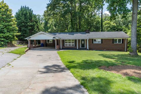 122 Holly Drive