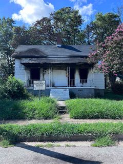 642 Maywood Street