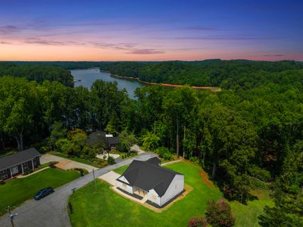 400 Lakewood Drive sold home in Lakewood, Anderson, SC
