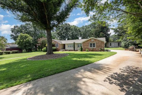 7 Gail Ct Court