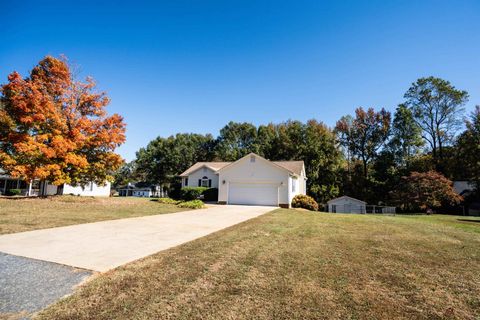316 Shoreham Lane Lane sold home in Shoreham Woods, Inman, SC