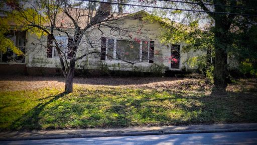 1812 N Limestone Street