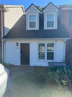 389 Royal Oak Drive sold home in Windsor Forest, Spartanburg, SC