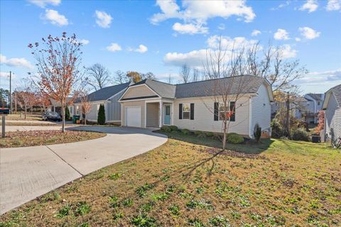 1352 Shoresbrook Road