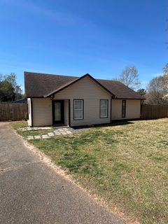 3 Brookstone Court