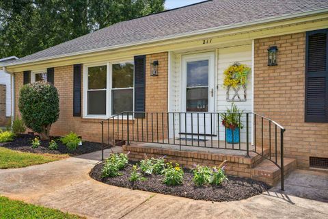 211 Saint Matthew Lane sold home in Wadsworth Hills, Spartanburg, SC