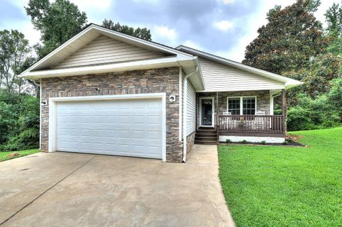 517 Signal Hill Lane sold home in Rainbow Acres, Inman, SC