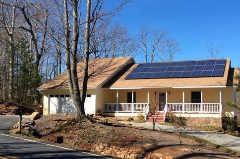 160 Caledonia Road active home in Lake Lanier, Landrum, SC