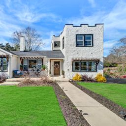 176 E Victoria Road