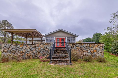 423 Coggins Shore Road