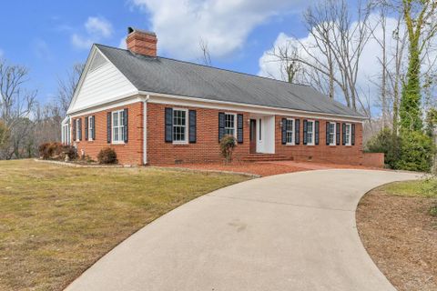 210 Lakewood Drive