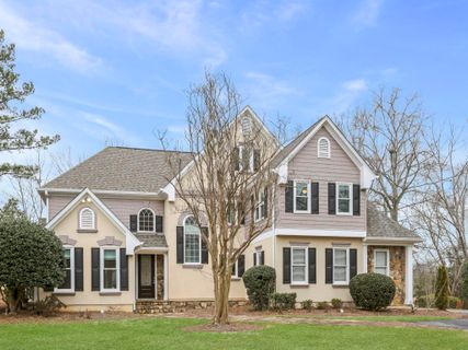 10 Torrey Pine Court active home in Carolina Country Club, Spartanburg, SC