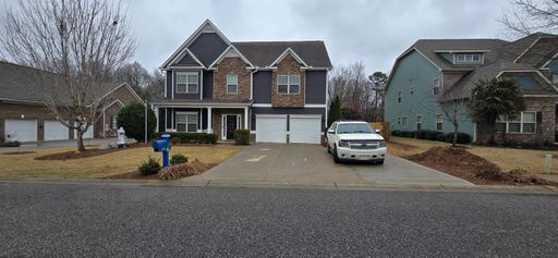 233 Colfax Drive active home in Sterling Ests, Boiling Springs, SC