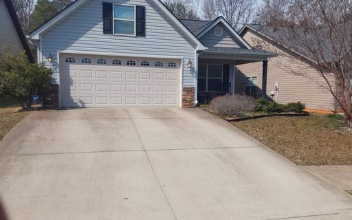 184 Dellwood Drive pending home in Hawk Creek North, Spartanburg, SC