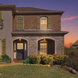 105 Bur Oak Drive