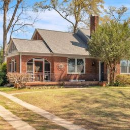 161 E Victoria Road