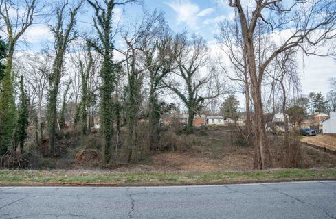 000 S Church Street Extension active home in Sherwood Acres, Spartanburg, SC