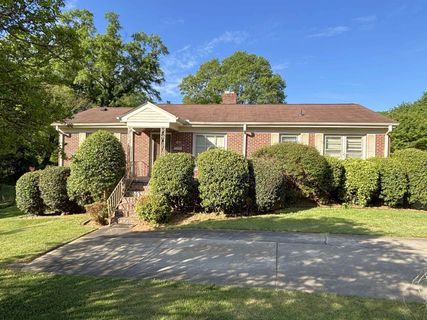 126 W Circle Avenue