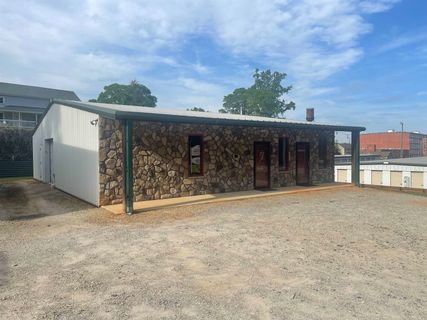 4135 East Main Ext. Street