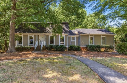 204 Fernbrook Circle