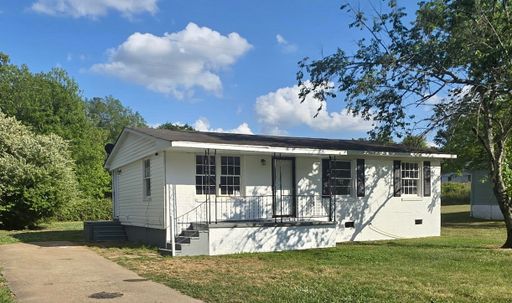 13 Heritage Court active home in Lakeview Manor, Spartanburg, SC