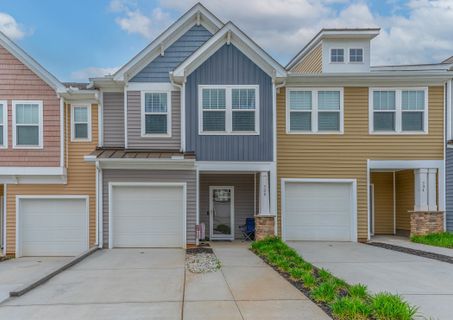 308 Hague Drive pending home in Fairmont Ridge, Duncan, SC