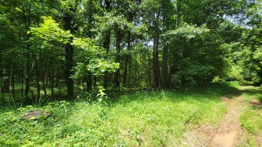 Woodshire Drive active home in Springfield, Boiling Springs, SC