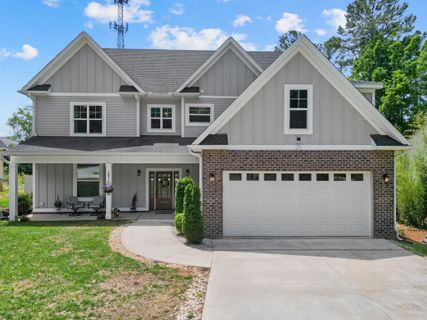 101 S Valley Lane