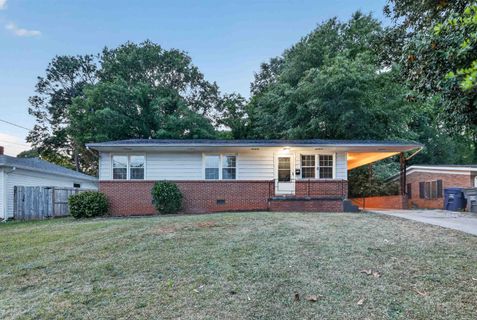 220 Woodview Ave