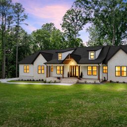 112 Oakwood Drive