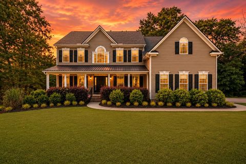 10 Modesto Lane active home in Coachman Plantation, Simpsonville, SC