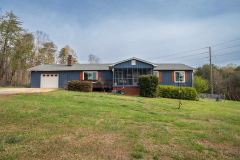 155 Coastline Drive pending home in Lake Bowen, Inman, SC