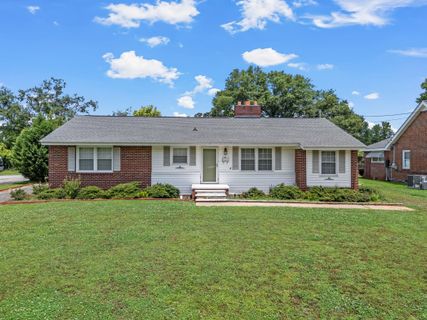 114 Hillcrest Drive