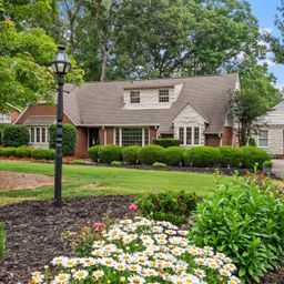 300 Lake Forest Dr
