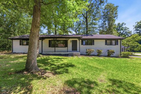 131 Ridgeway Rd active home in Shoreswood, Spartanburg, SC