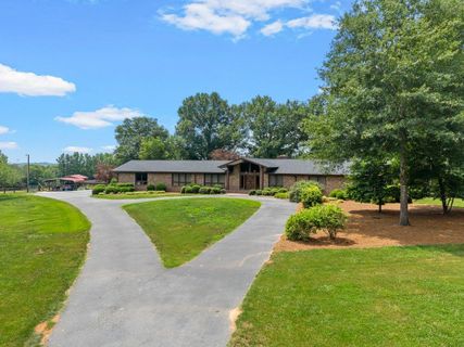 110 Racetrack Road
