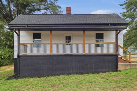 706 Gray St Street active home in Abney Mills, Woodruff, SC