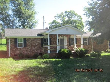 1661 Hanging Rock Road