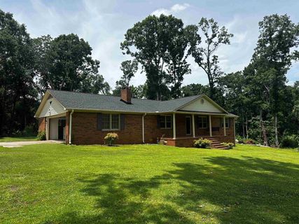 224 Hogg Rd