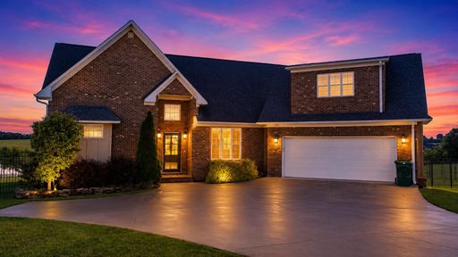 Homes in Farm Lake, Cowpens